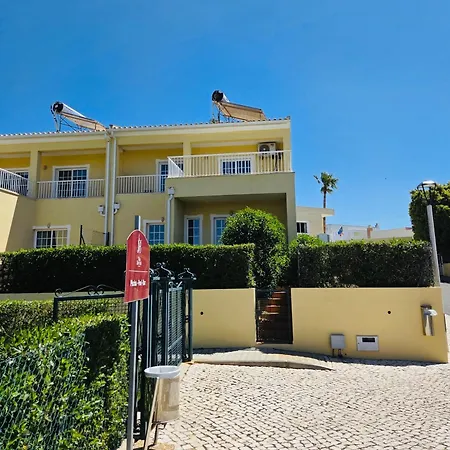 Pera-moradia T3 Ferienhaus Pêra
