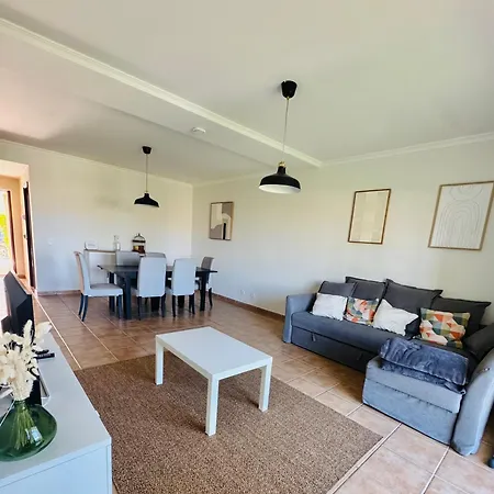 Ferienhaus Pera-moradia T3