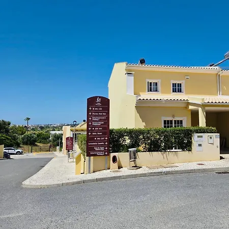 Ferienhaus Pera-moradia T3 *